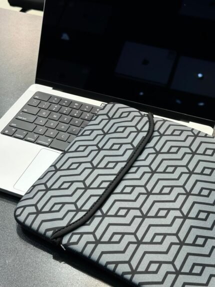 Premium Quality Good Looking Neoprene Sleeve For Laptops
