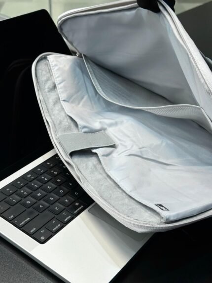 laptop hand bag price