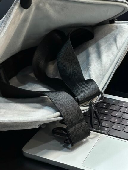 laptop hand bag price