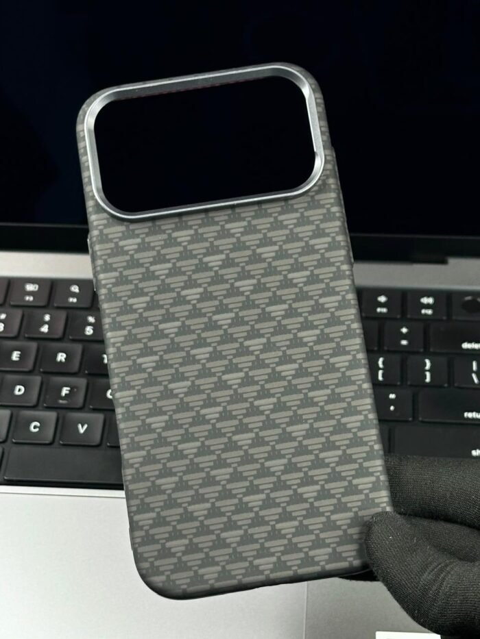 LUXO Life Magnatic Magsafe Carbon Fiber Case for iphone 17 Pro Max