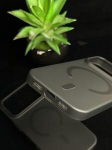 iPHONE 17 PRO COVERS